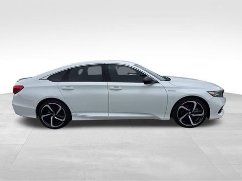 Used 2022 Honda Accord Sport image 2