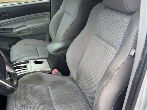 Used 2013 Toyota Tacoma Base image 8