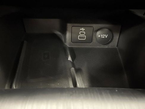 Used 2025 Ford Escape Platinum image 23