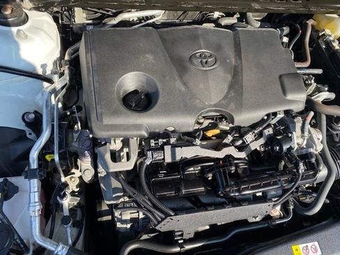 Used 2023 Toyota Camry SE image 19