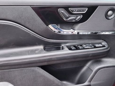 New 2026 Lincoln Corsair Reserve image 9