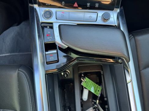 Used 2023 Audi e-tron Premium Plus image 20