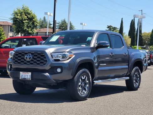 Certified 2022 Toyota Tacoma TRD Off-Road w/ Technology Package AWD/4WD image 10
