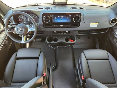 New 2026 Mercedes-Benz Sprinter 2500 image 3