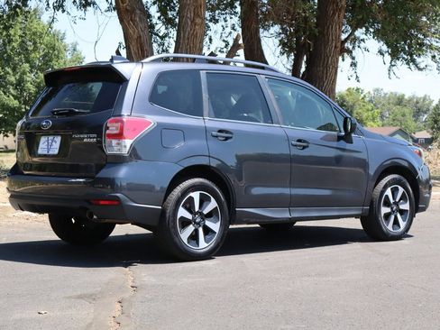 Used 2017 Subaru Forester 2.5i Limited AWD/4WD image 5