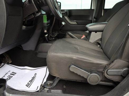 Used 2016 Jeep Wrangler Unlimited Sport w/ Connectivity Group image 11