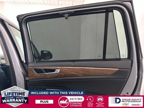 Used 2025 Volkswagen Atlas SE AWD/4WD image 25