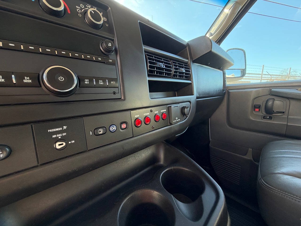 Used 2015 Chevrolet Express 2500 RWD image 39