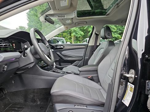 Certified 2026 Volkswagen Jetta SEL FWD image 13