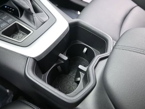 Used 2024 Toyota RAV4 XLE Premium image 20