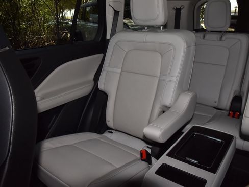 Certified 2026 Lincoln Aviator Reserve AWD/4WD image 21