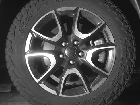 Used 2025 Jeep Compass Trailhawk AWD/4WD image 13