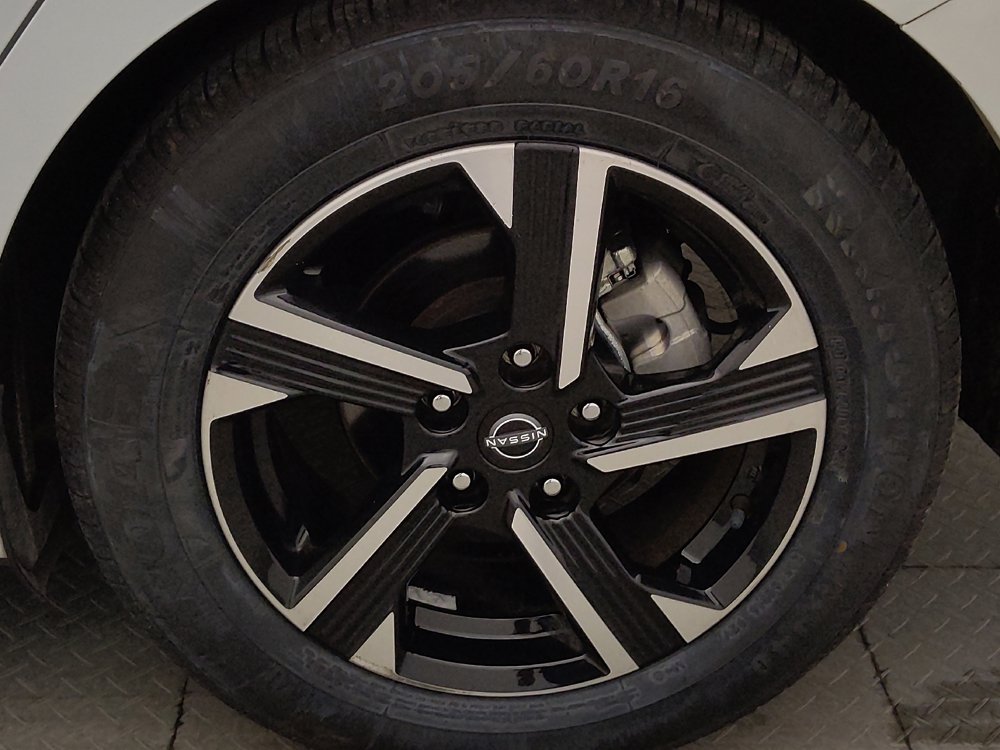 Used 2024 Nissan Sentra SV FWD image 31