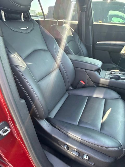 Used 2023 Cadillac XT4 Premium Luxury AWD/4WD image 32