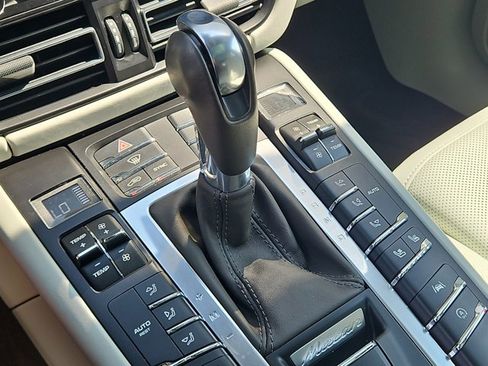 Certified 2019 Porsche Macan S AWD/4WD image 38
