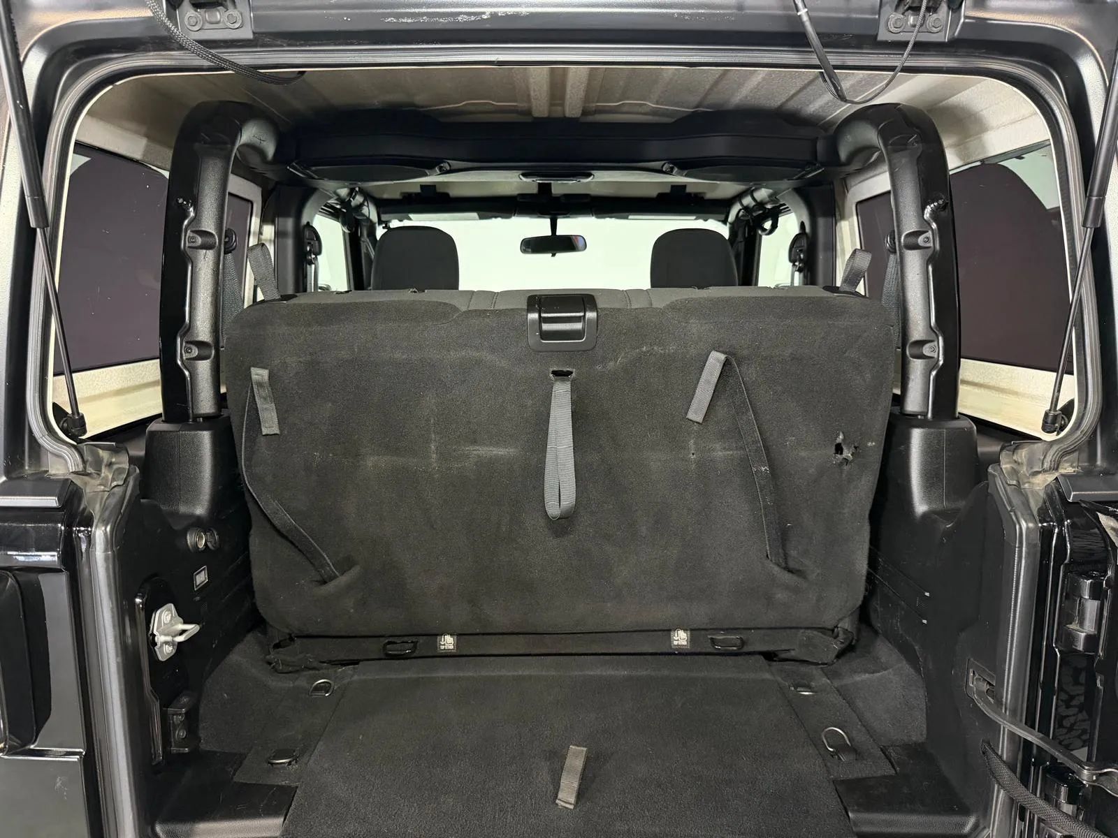 Used 2018 Jeep Wrangler Sport AWD/4WD image 14