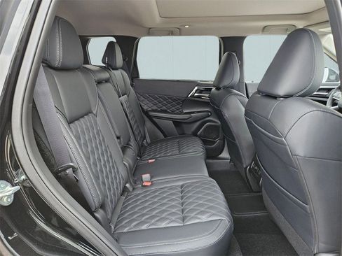 New 2025 Mitsubishi Outlander SEL image 30