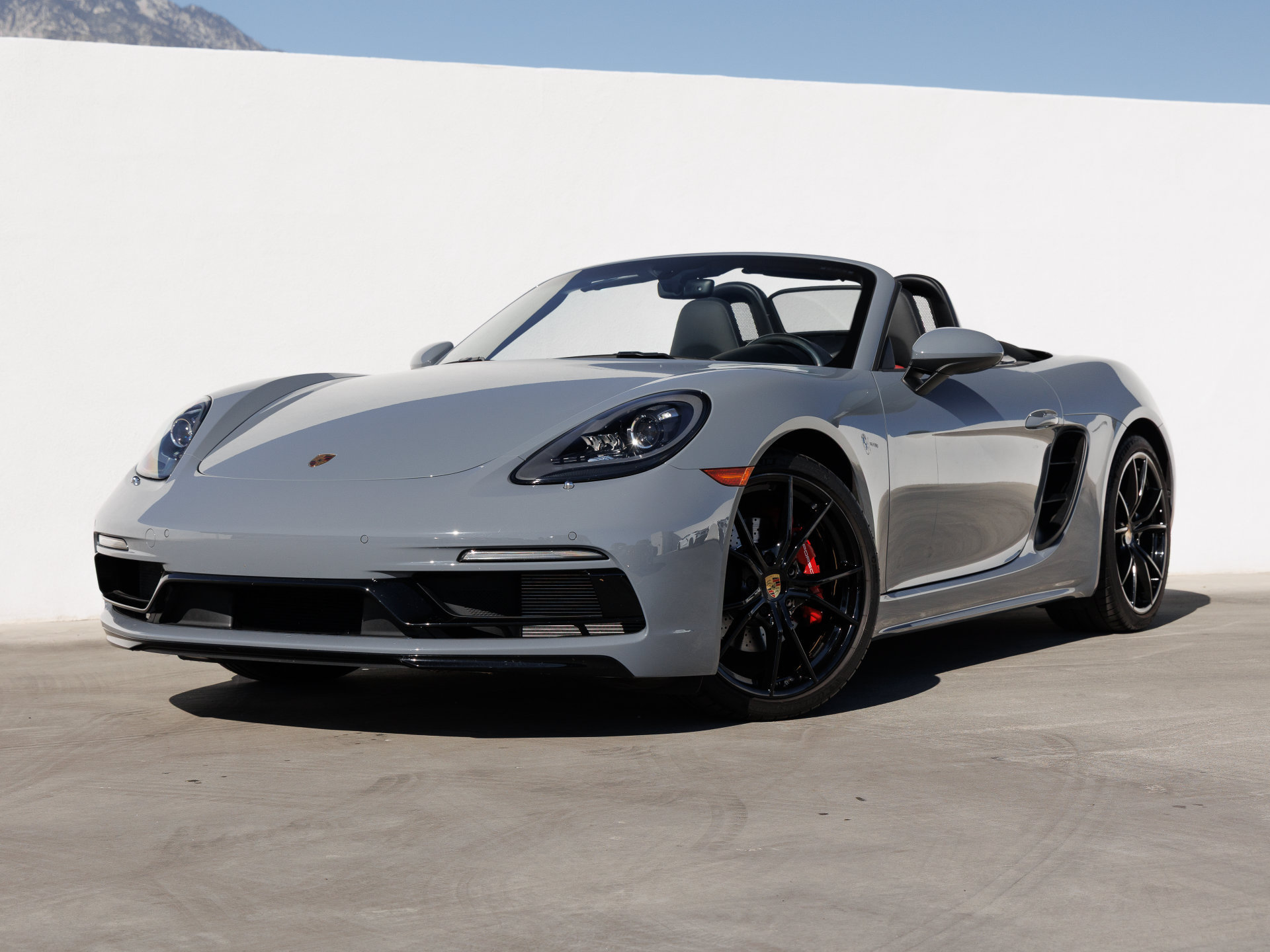 Certified 2025 Porsche 718 Boxster S RWD image 1