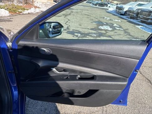 Used 2023 Hyundai Elantra SEL image 28