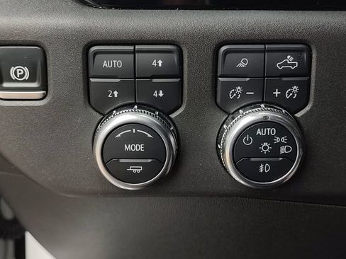Used 2024 GMC Sierra 1500 SLT AWD/4WD image 23