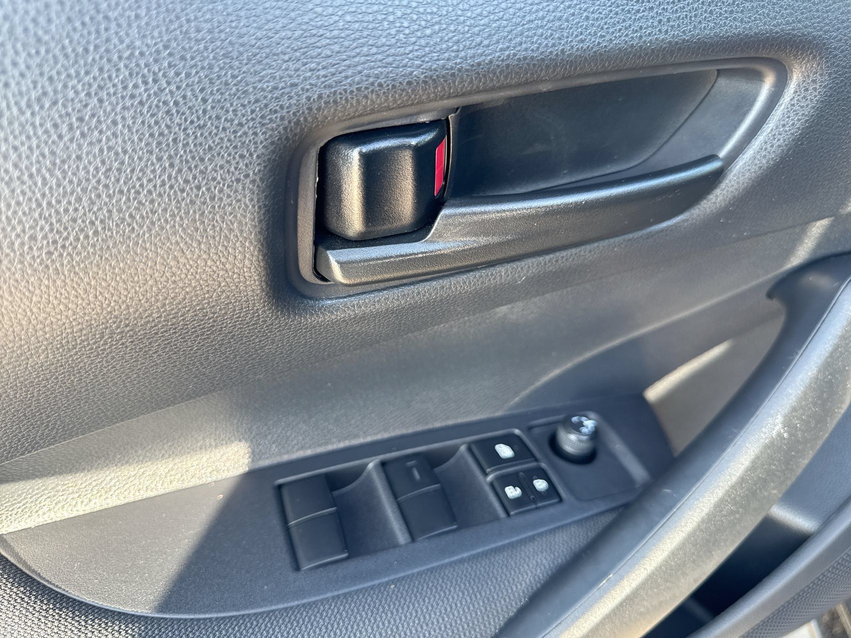 Used 2024 Toyota Corolla LE FWD image 13