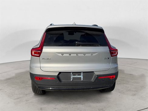 Certified 2025 Volvo XC40 B5 Plus image 31
