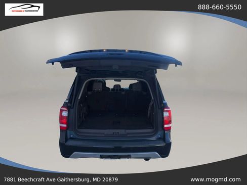 Used 2019 Ford Expedition XLT w/ Equipment Group 202A RWD image 12