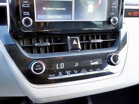 Used 2020 Toyota Corolla LE w/ Body Protection Package FWD image 27