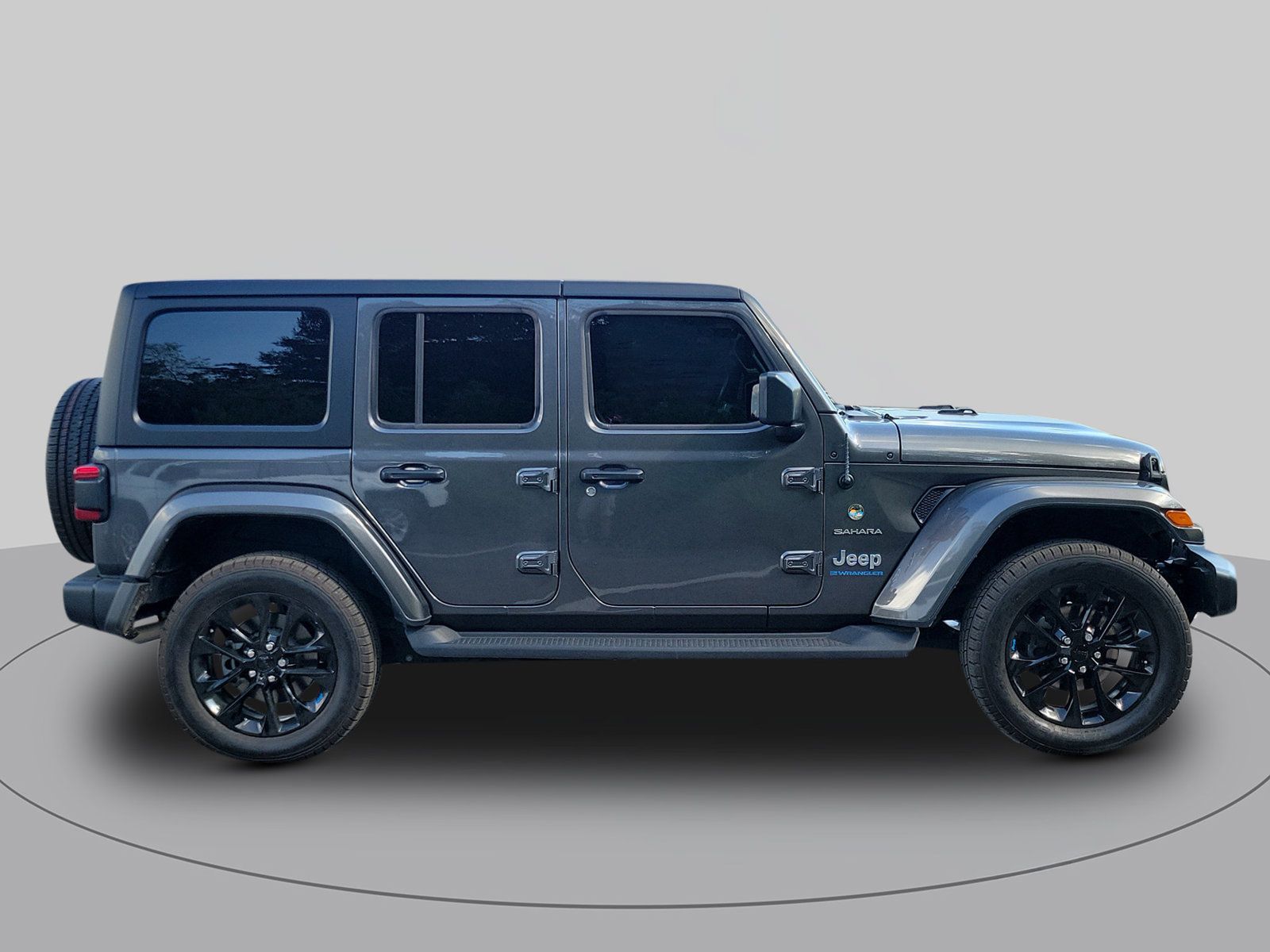 Used 2023 Jeep Wrangler Unlimited Sahara w/ Cold Weather Group AWD/4WD image 2
