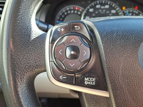 Used 2013 Toyota Camry LE image 18