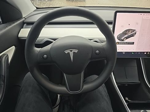 Used 2020 Tesla Model Y Long Range AWD/4WD image 9