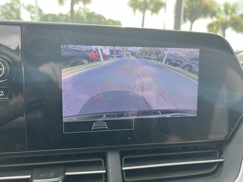 Used 2025 Chevrolet Trax LS FWD image 25