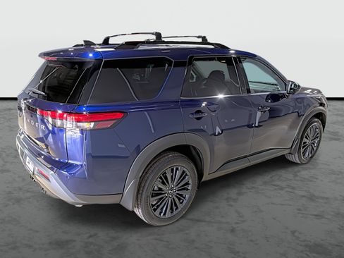 New 2026 Nissan Pathfinder SL w/ SL Premium Package AWD/4WD image 4