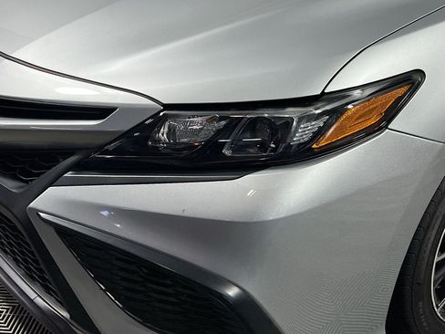 Used 2023 Toyota Camry SE FWD image 12