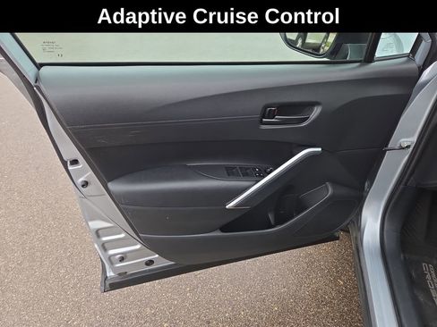 Used 2023 Toyota Corolla Cross SE image 13