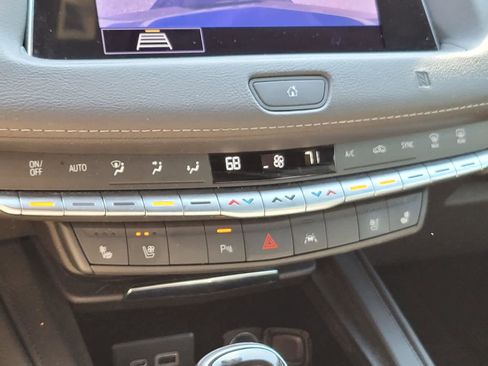 Used 2020 Cadillac XT4 Premium Luxury image 11