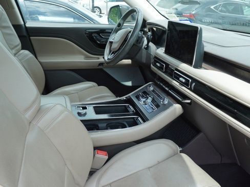 Used 2021 Lincoln Aviator Reserve w/ Equipment Group 201A RWD image 8