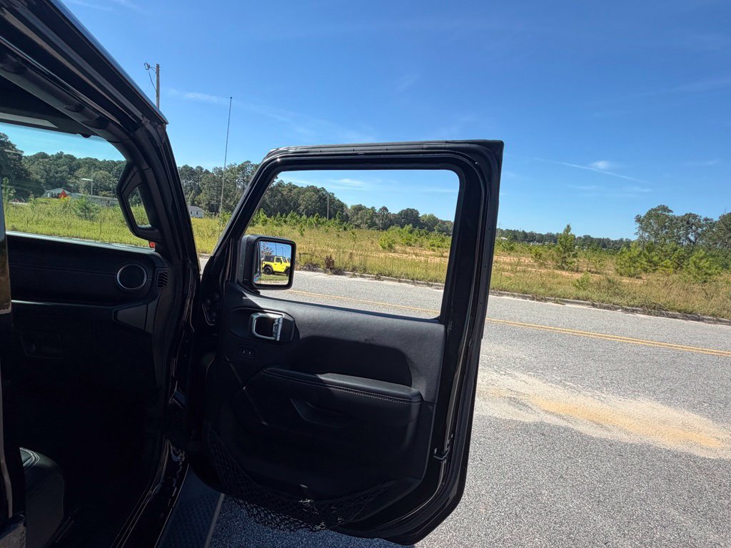 Used 2022 Jeep Wrangler Unlimited Sahara AWD/4WD image 52