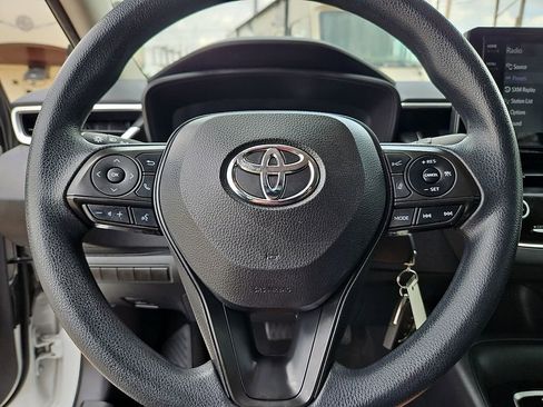 Used 2022 Toyota Corolla LE FWD image 30