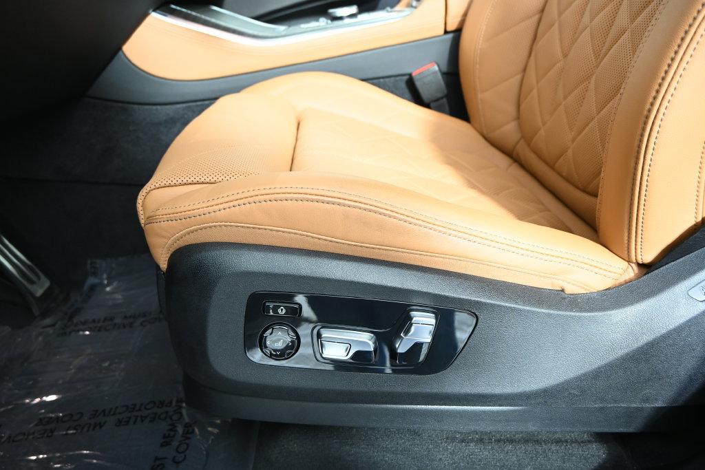 Used 2026 BMW X5 xDrive50e w/ M Sport Package AWD/4WD image 22