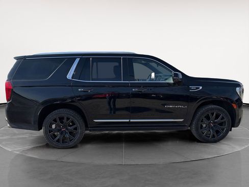Used 2021 GMC Yukon Denali w/ Denali Premium Package image 8