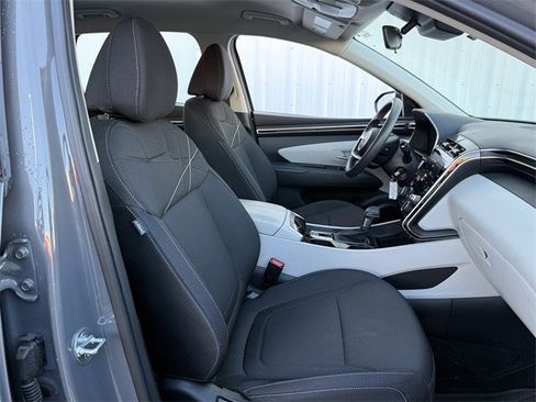 Used 2024 Hyundai Tucson SE image 25