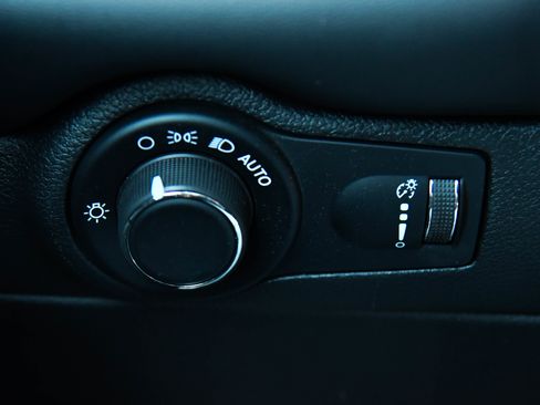 Used 2025 Dodge Durango GT image 35