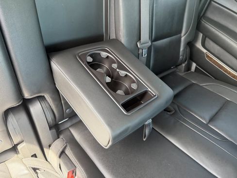 Used 2018 Chevrolet Suburban LT AWD/4WD image 40