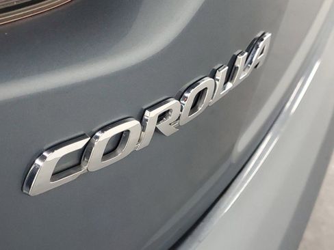 Used 2021 Toyota Corolla LE image 9