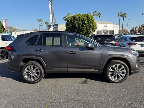 Used 2024 Toyota RAV4 XLE Premium image 9