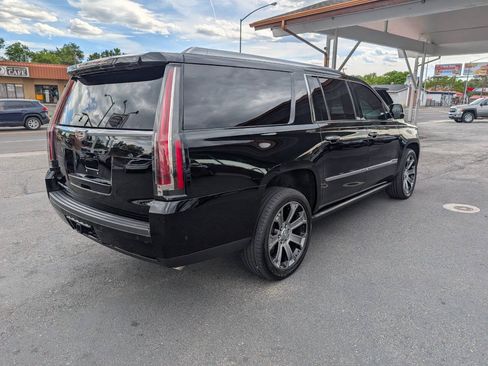 Used 2017 Cadillac Escalade ESV Platinum AWD/4WD image 7