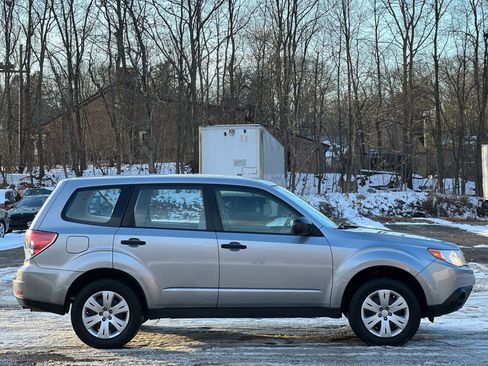 Used 2010 Subaru Forester 2.5X image 7