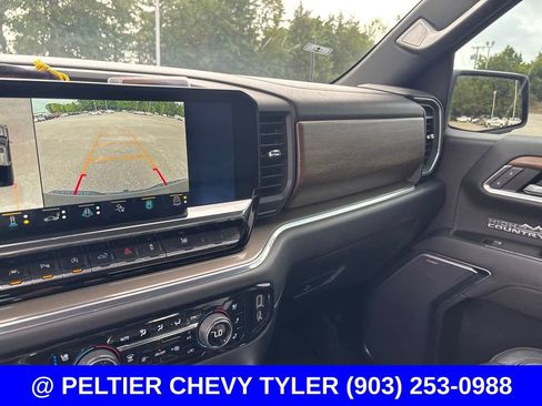 Used 2022 Chevrolet Silverado 1500 High Country w/ High Country Premium Package AWD/4WD image 19