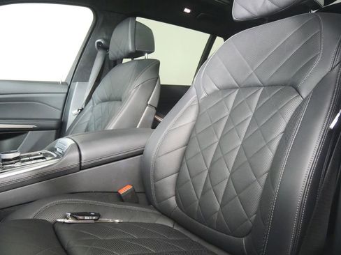 Certified 2023 BMW X7 xDrive40i w/ Executive Package image 11